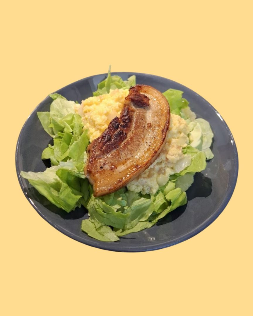 Papsaus met sla, aardappelen